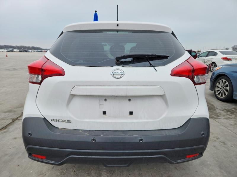 2020 Nissan Kicks s