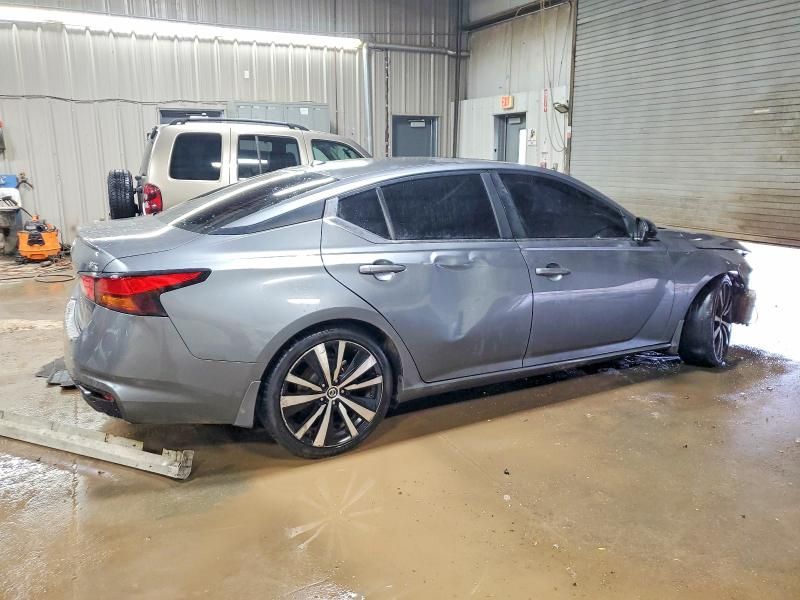 2020 Nissan Altima sr