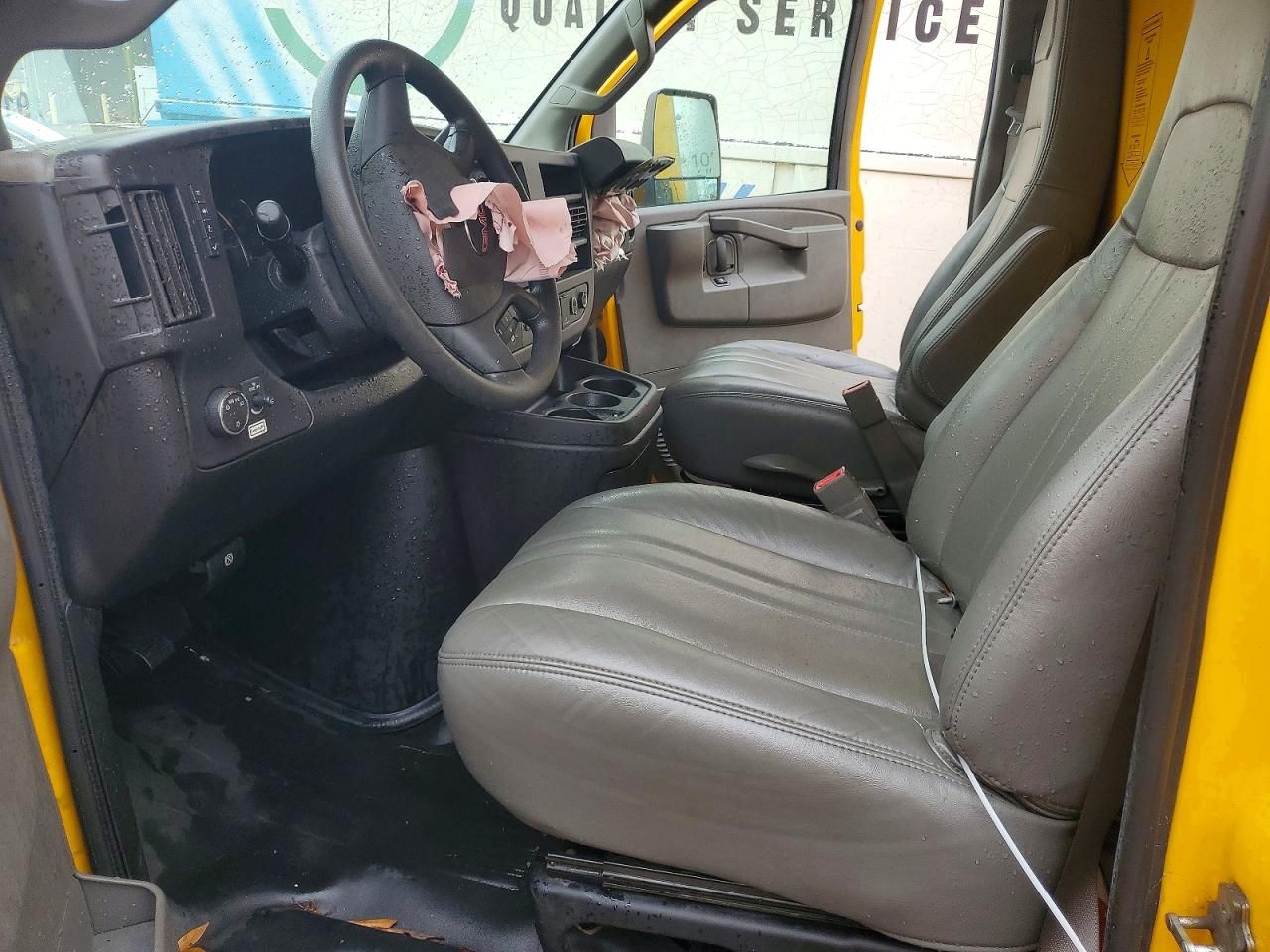 2022 GMC Savana CUT-BOX Truck