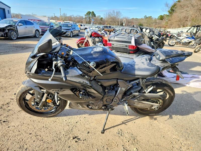 2025 Yamaha YZFR7
