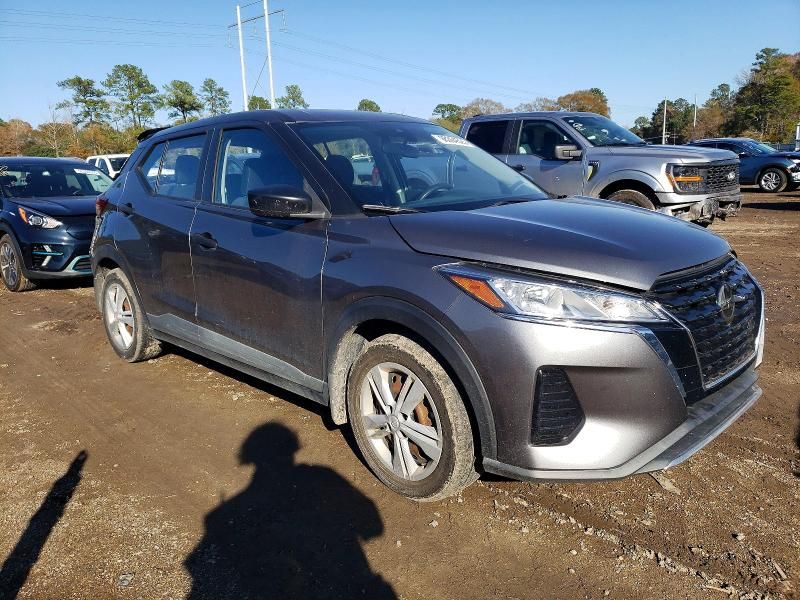 2021 Nissan Kicks s