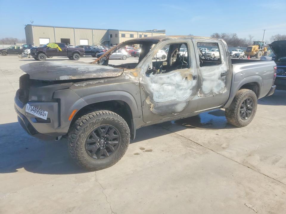 2022 Nissan Frontier SV