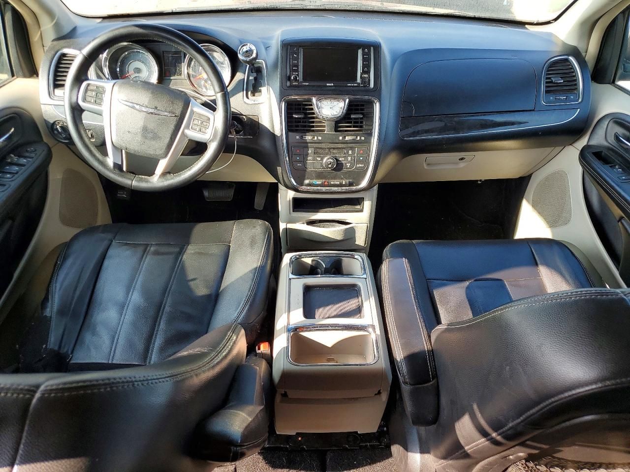 2013 Chrysler Town & Country Touring