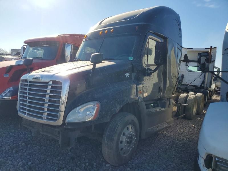 2016 Freightliner Cascadia 125 Semi Truck