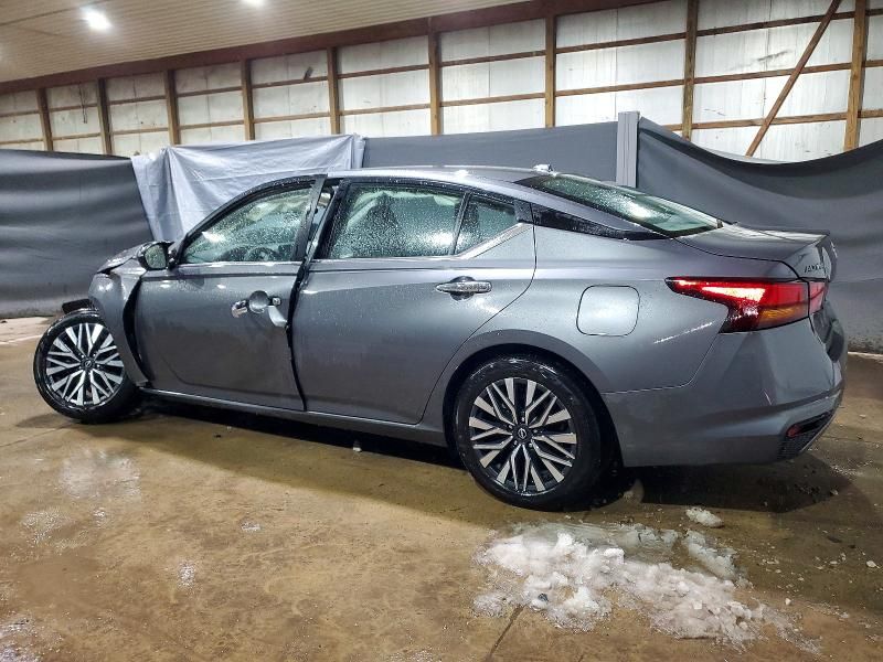 2024 Nissan Altima sv