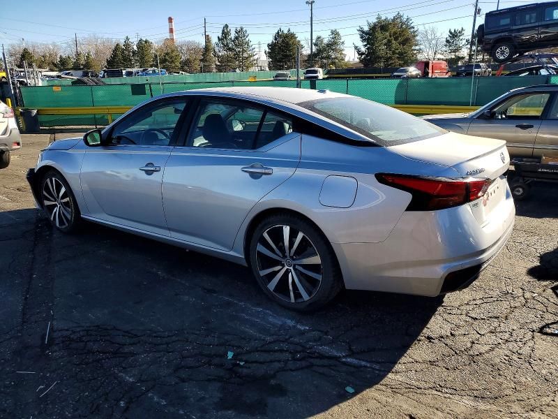 2020 Nissan Altima sr