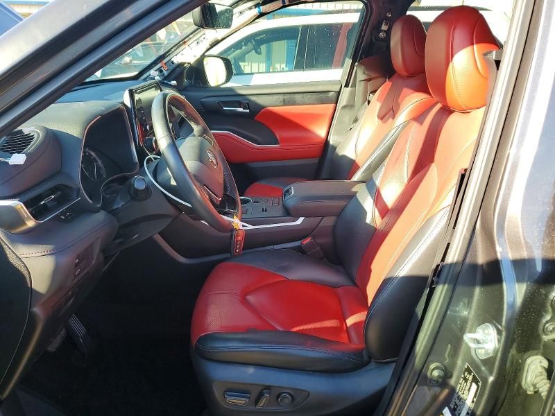 2021 Toyota Highlander xse