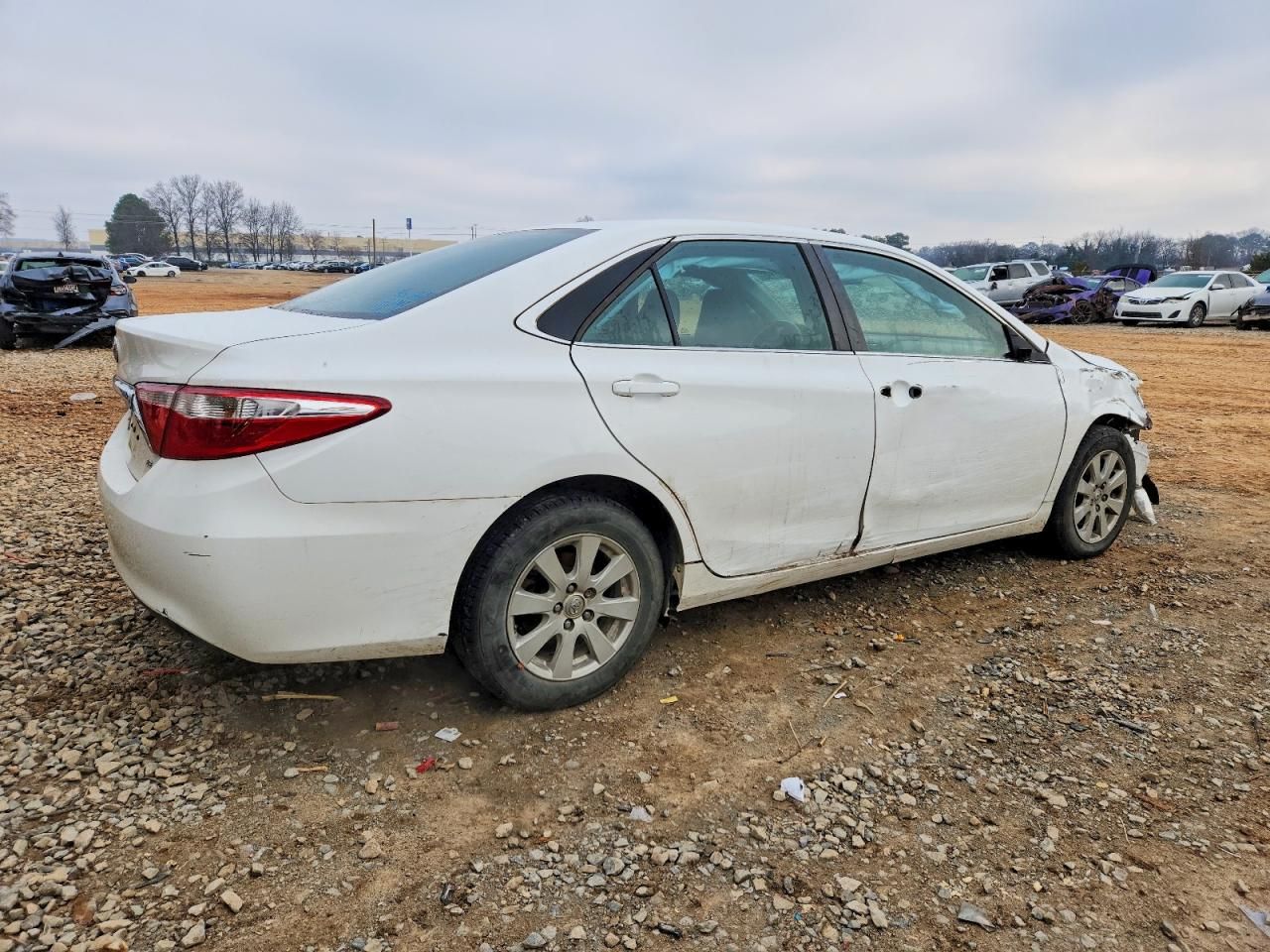 2016 Toyota Camry le
