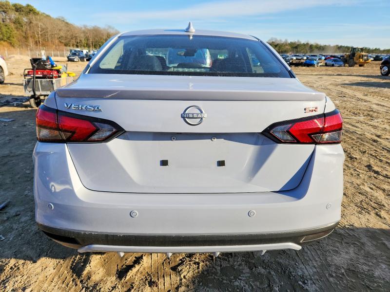 2025 Nissan Versa sr