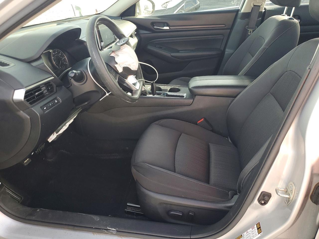 2020 Niss Altima 2.5 s