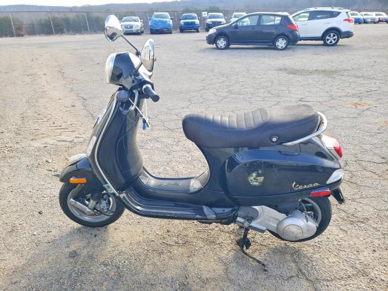 2010 Vespa LX 150