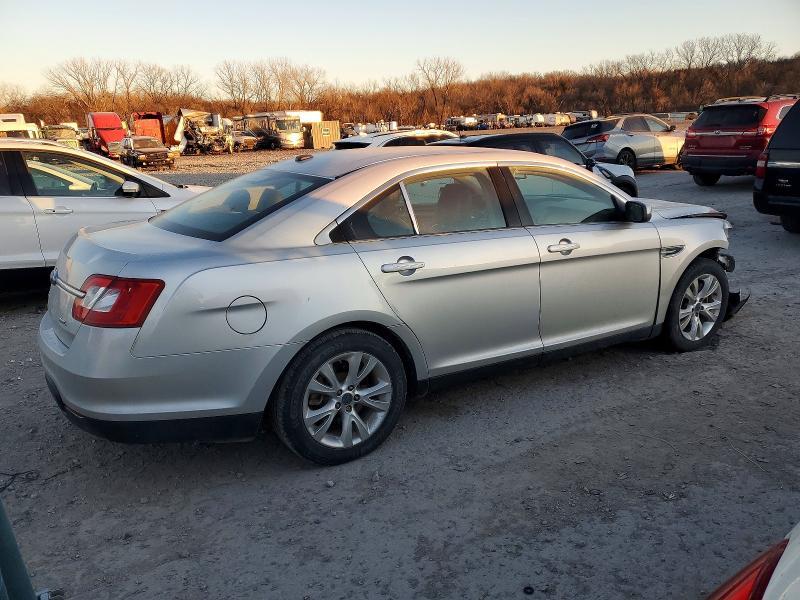 2010 Ford Taurus sel