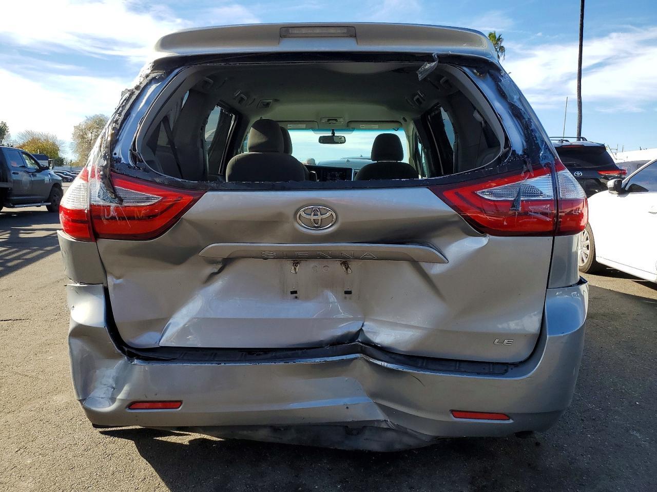 2017 Toyota Sienna le