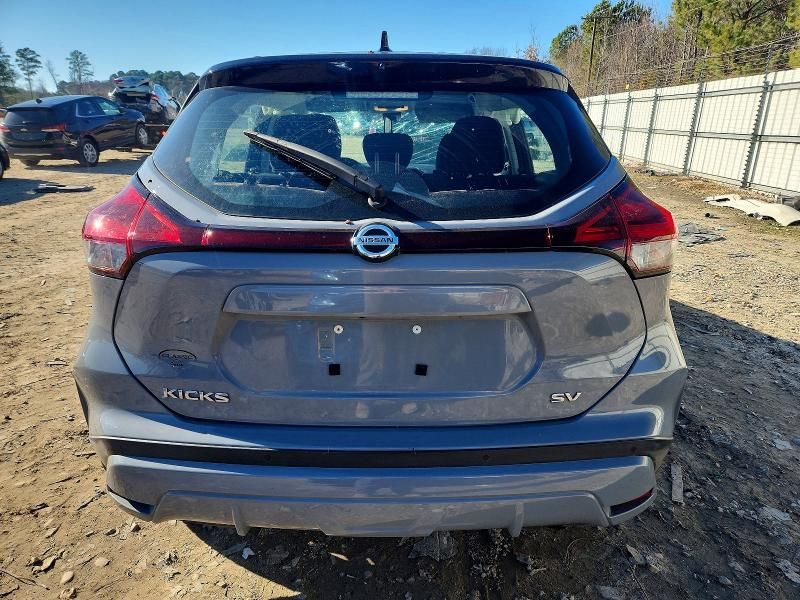 2021 Nissan Kicks sv