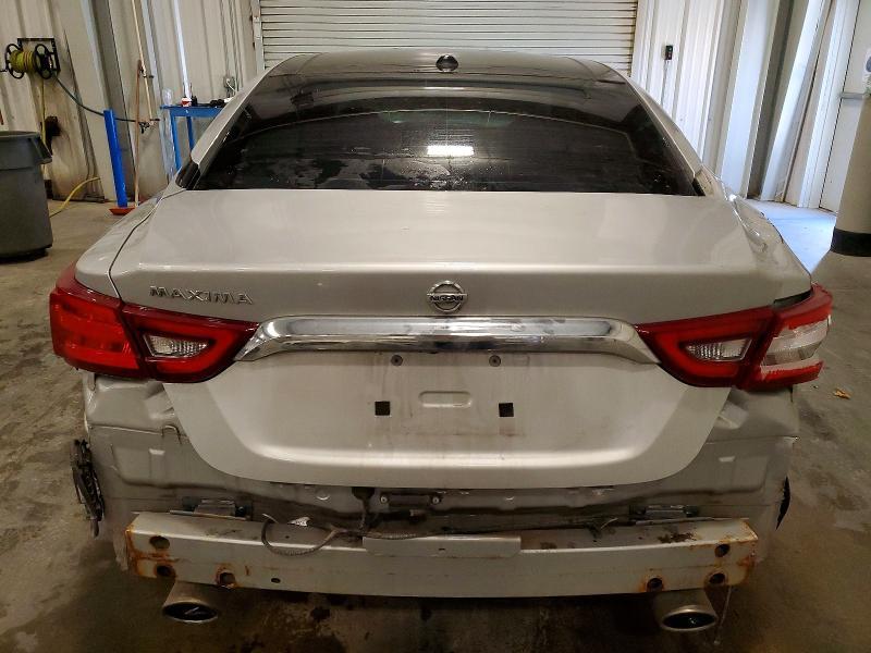 2017 Niss Maxima Platinum