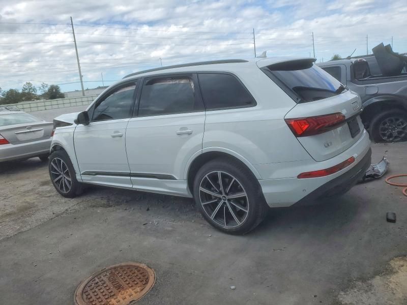 2022 Audi Q7 Premium Plus