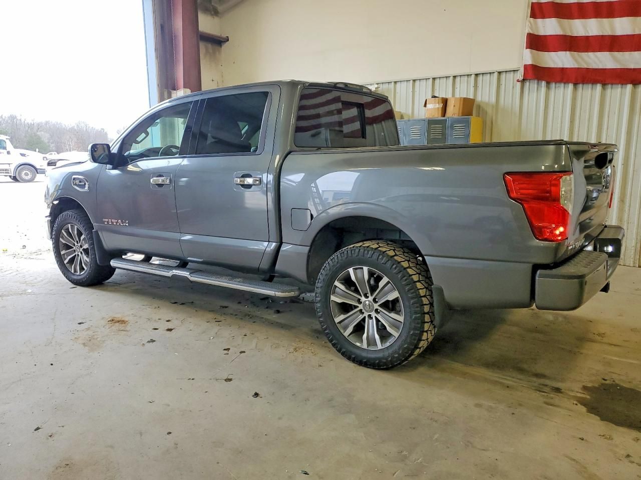 2017 Nissan Titan sv