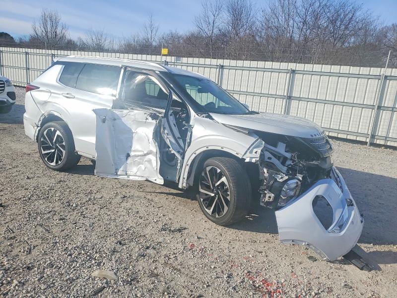 2023 Mitsubishi Outlander sel