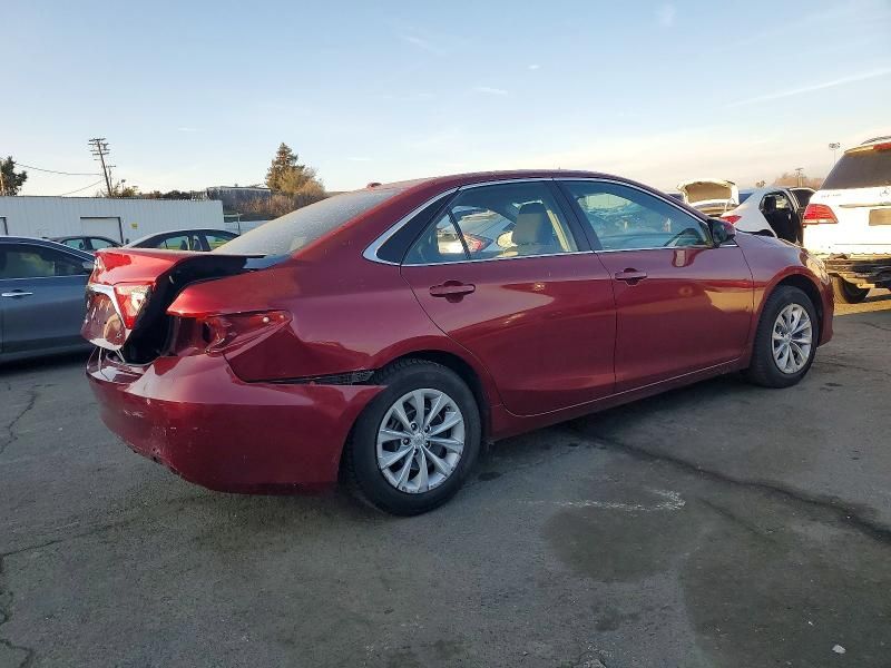 2015 Toyota Camry le