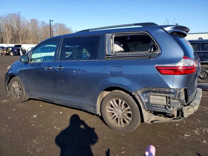 2015 Toyota Sienna xle