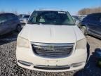 2013 Chrysler Town & Country Touring l