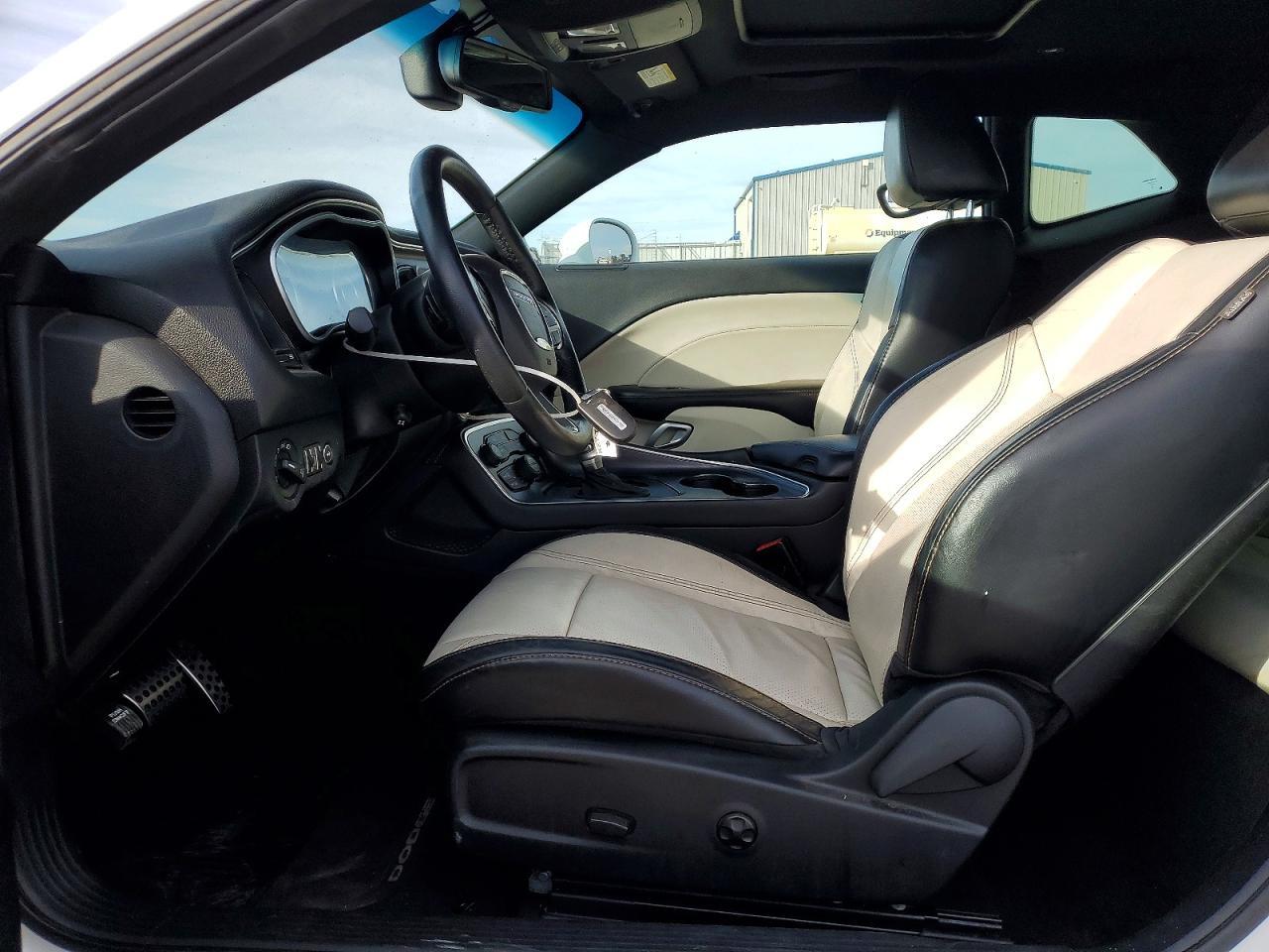2015 Dodge Challenger sxt Plus