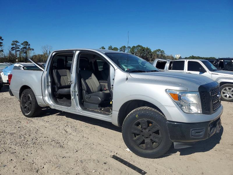 2018 Nissan Titan s