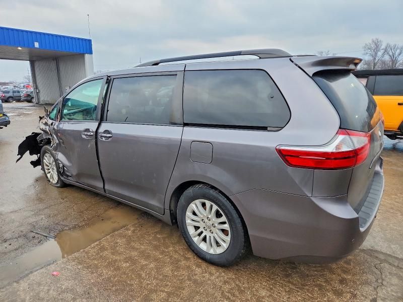 2017 Toyota Sienna xle