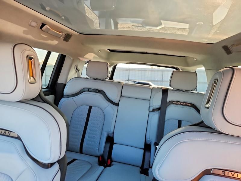 2024 Rivian R1S Adventure