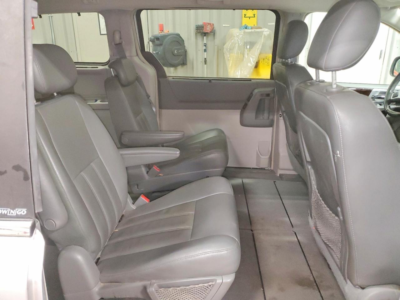 2010 Chrysler Town & Country Touring