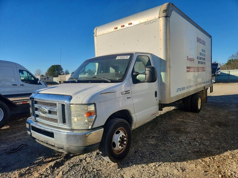 2014 Ford E350 box Truck