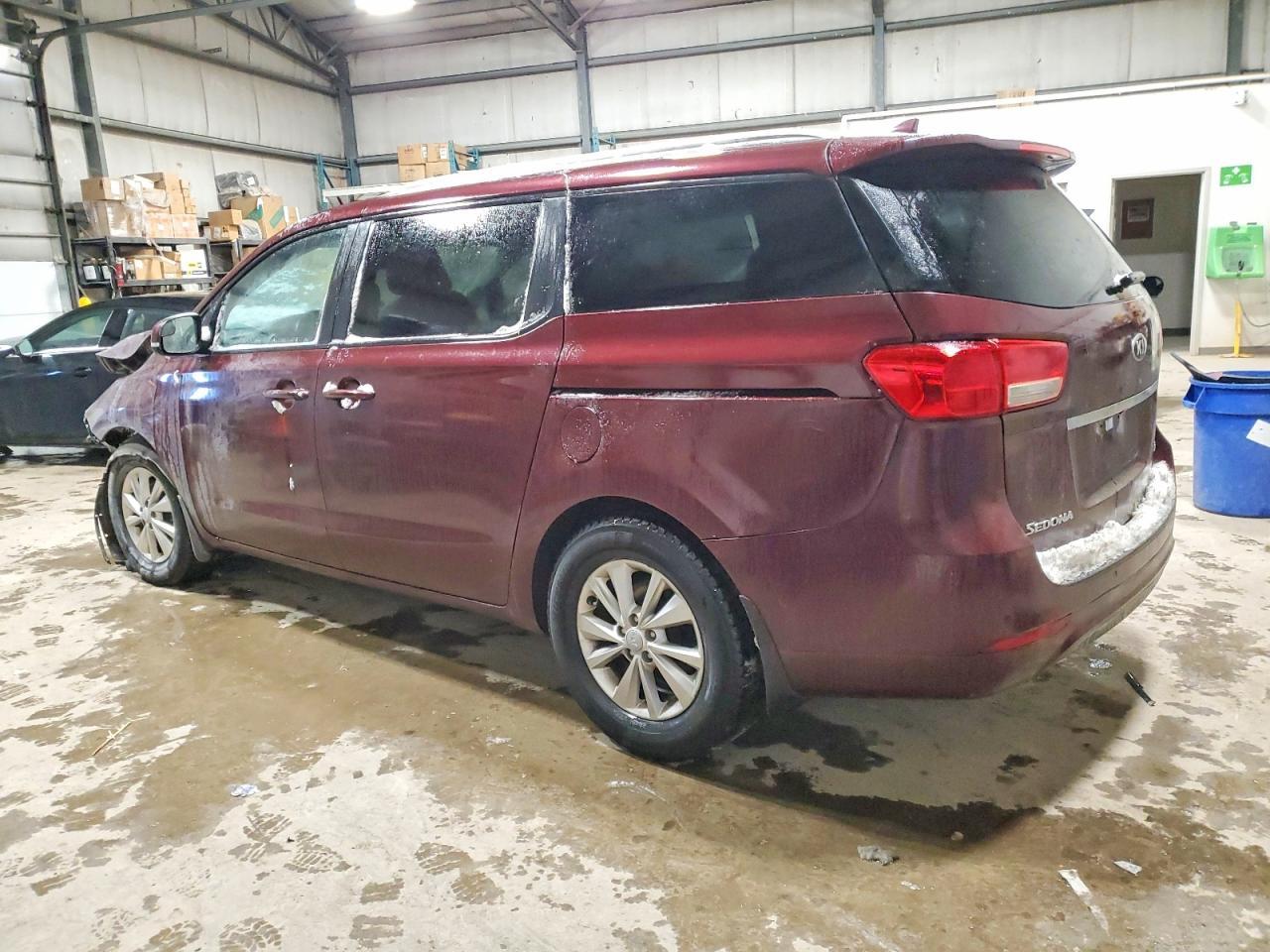 2016 KIA Sedona lx