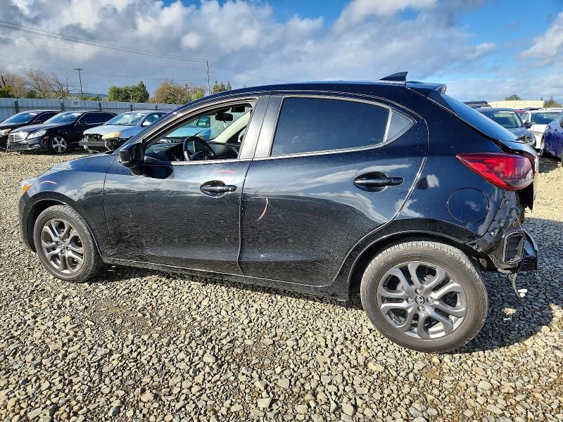 2020 Toyota Yaris le