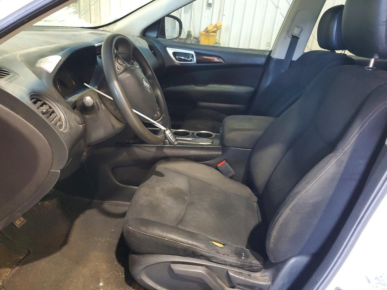 2016 Nissan Pathfinder s