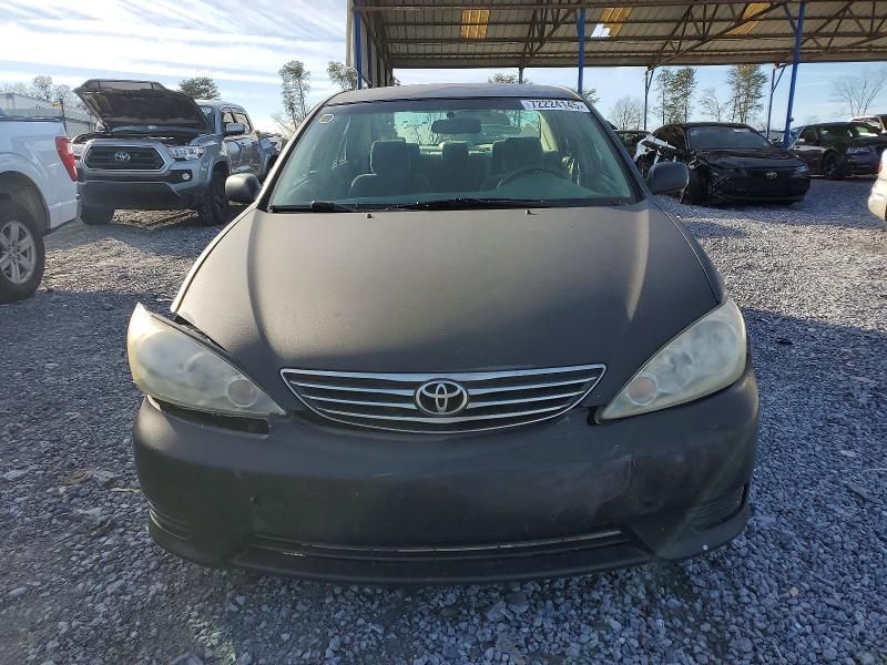 2005 Toyota Camry le