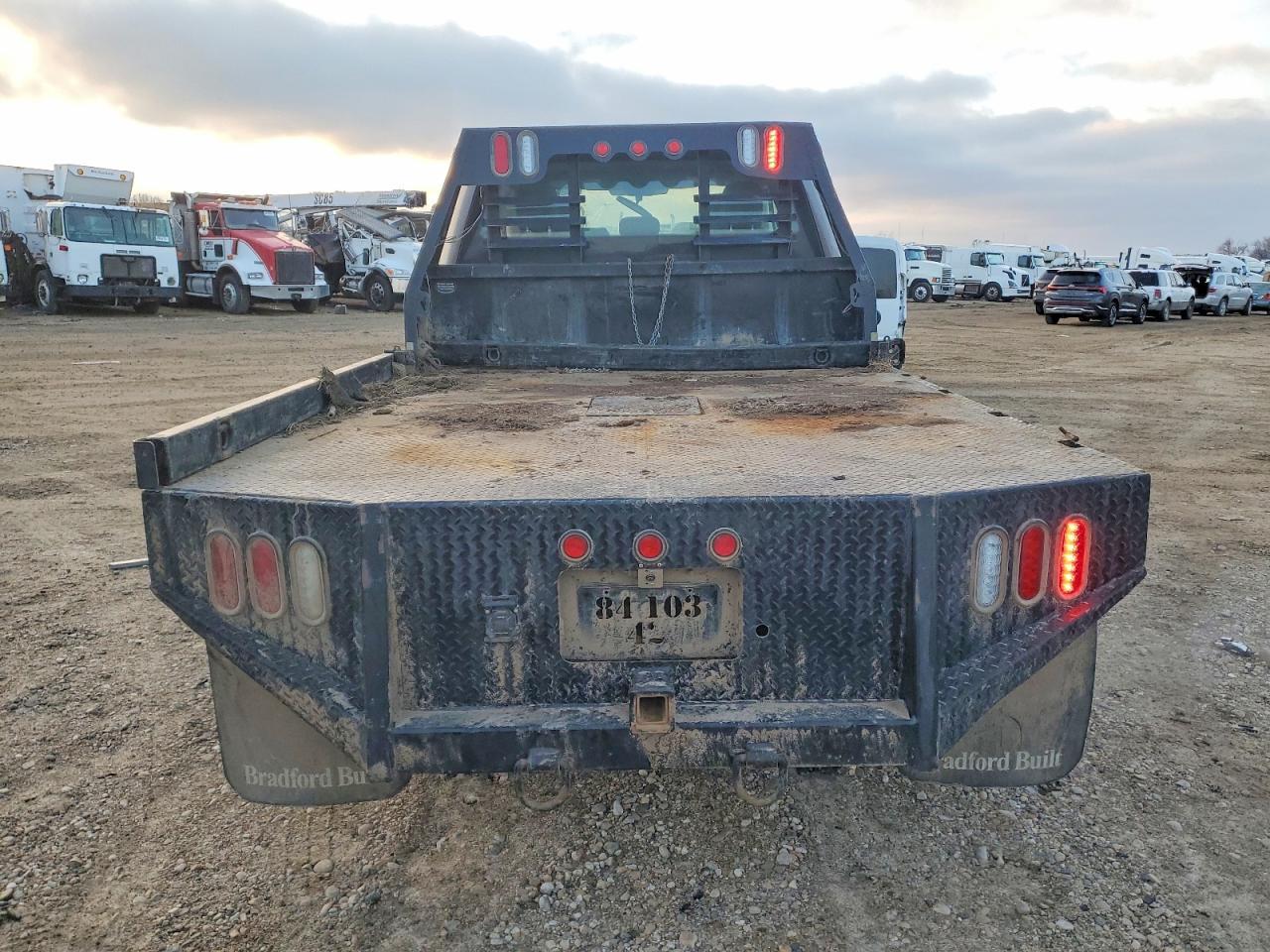2021 Ford F350 Super Duty Flatbed Truck