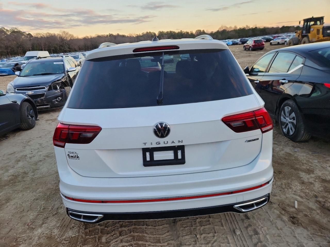 2023 Volkswagen Tiguan sel R-line Black