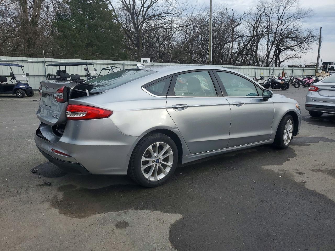 2020 Ford Fusion se