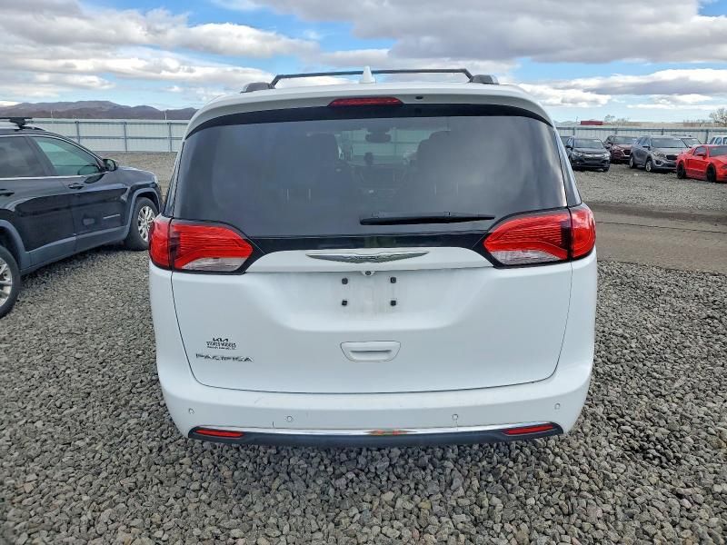 2017 Chrysler Pacifica Touring l Plus