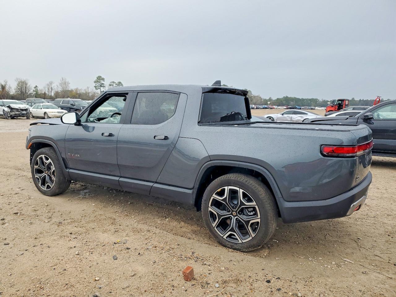 2025 Rivian R1T Adventure