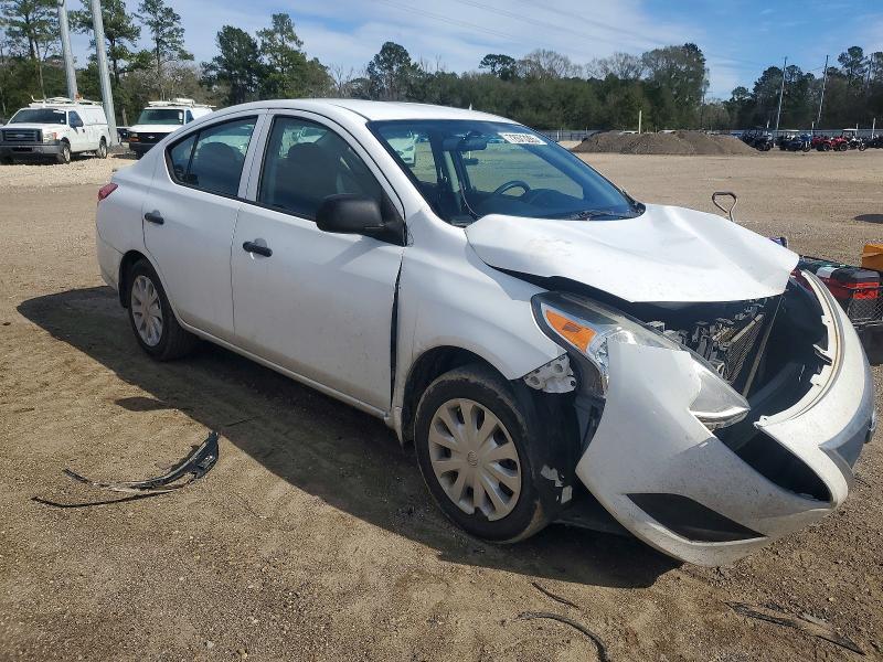 2015 Niss Versa s
