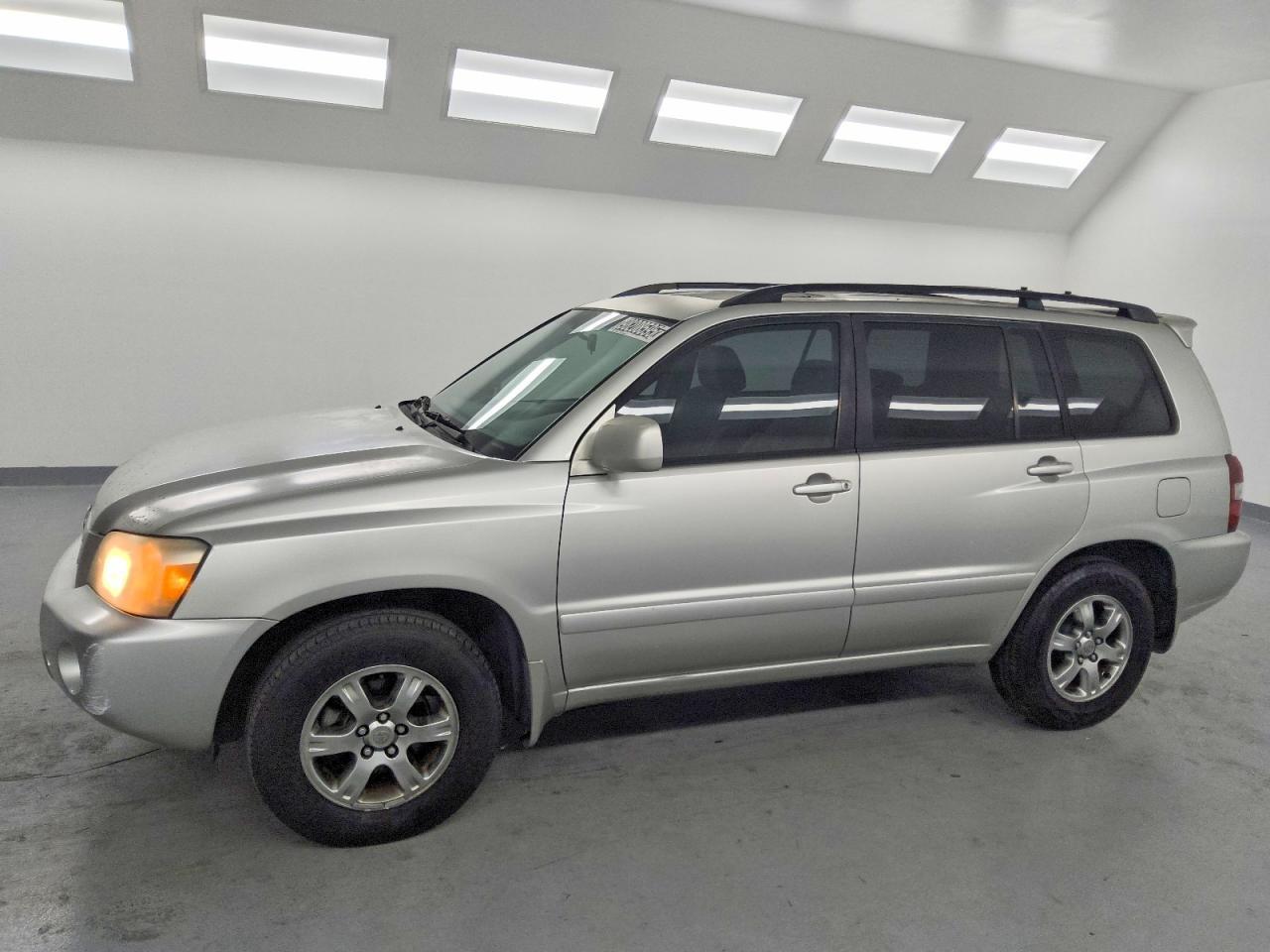 2004 Toyota Highlander Base