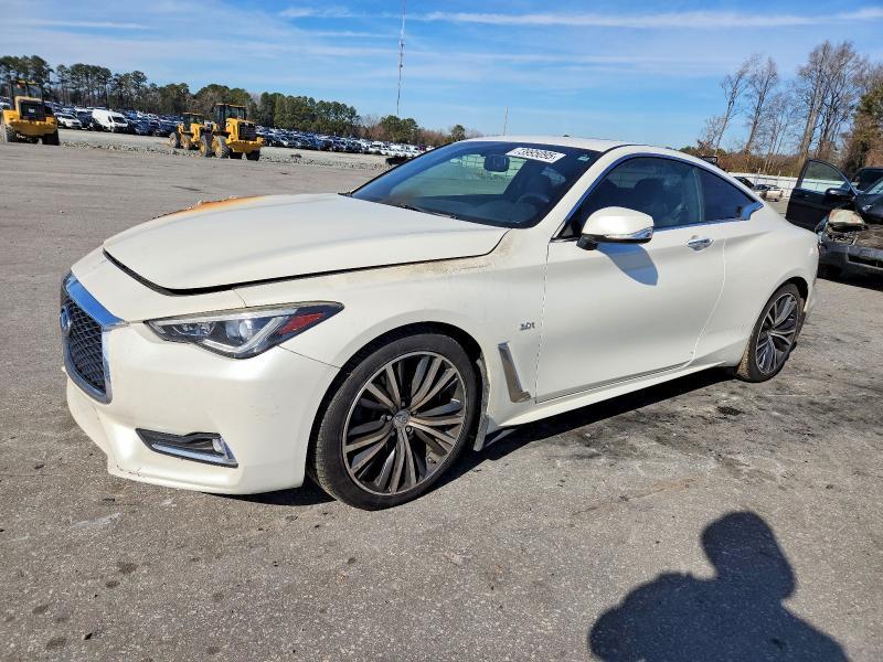 2018 Infiniti Q60 Luxe 300