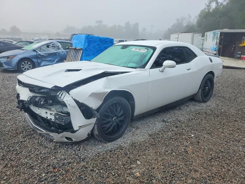 2016 Dodge Challenger sxt