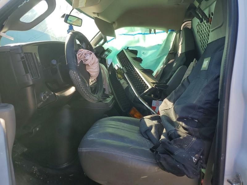 2018 Chev Express Carg