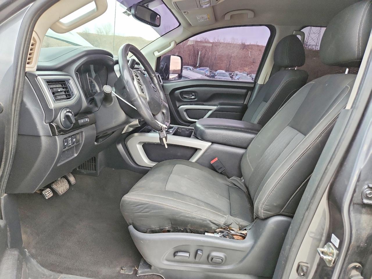 2017 Nissan Titan xd sl