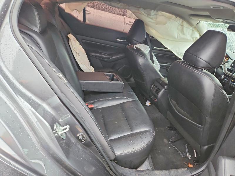 2019 Niss Altima sl
