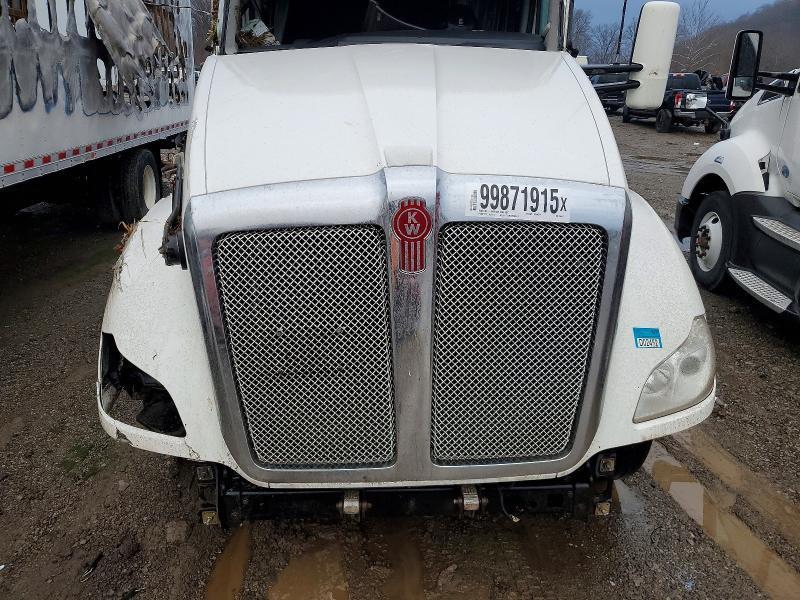 2020 Kenworth T680 Semi Truck