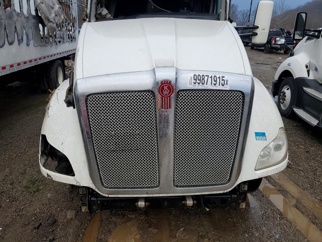 2020 Kenworth T680 Semi Truck