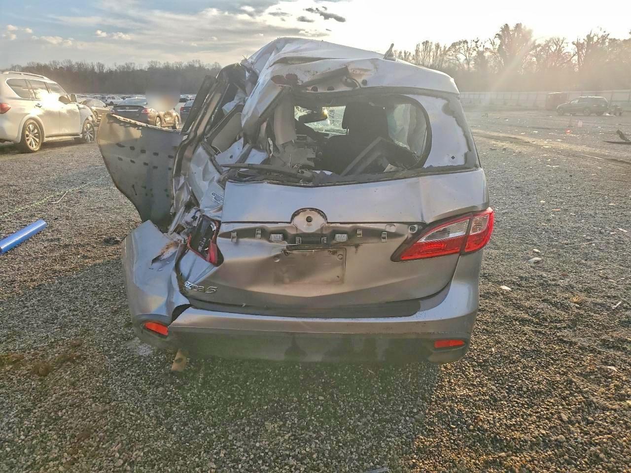 2014 Mazda 5 Sport